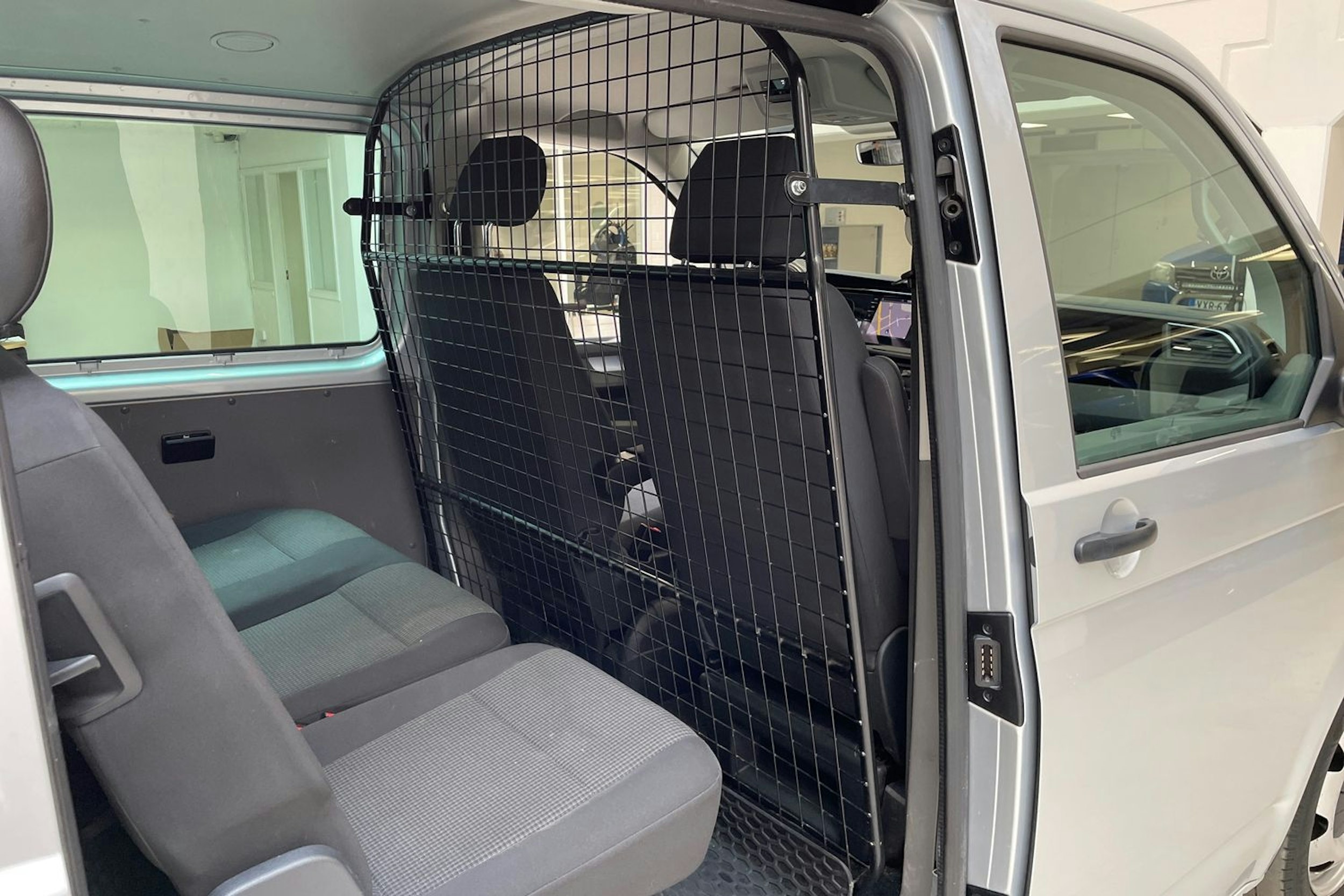 hopea Volkswagen Transporter 2020 kuva 16.