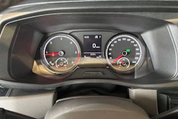 Punainen Volkswagen TRANSPORTER 2020 kuva 16.