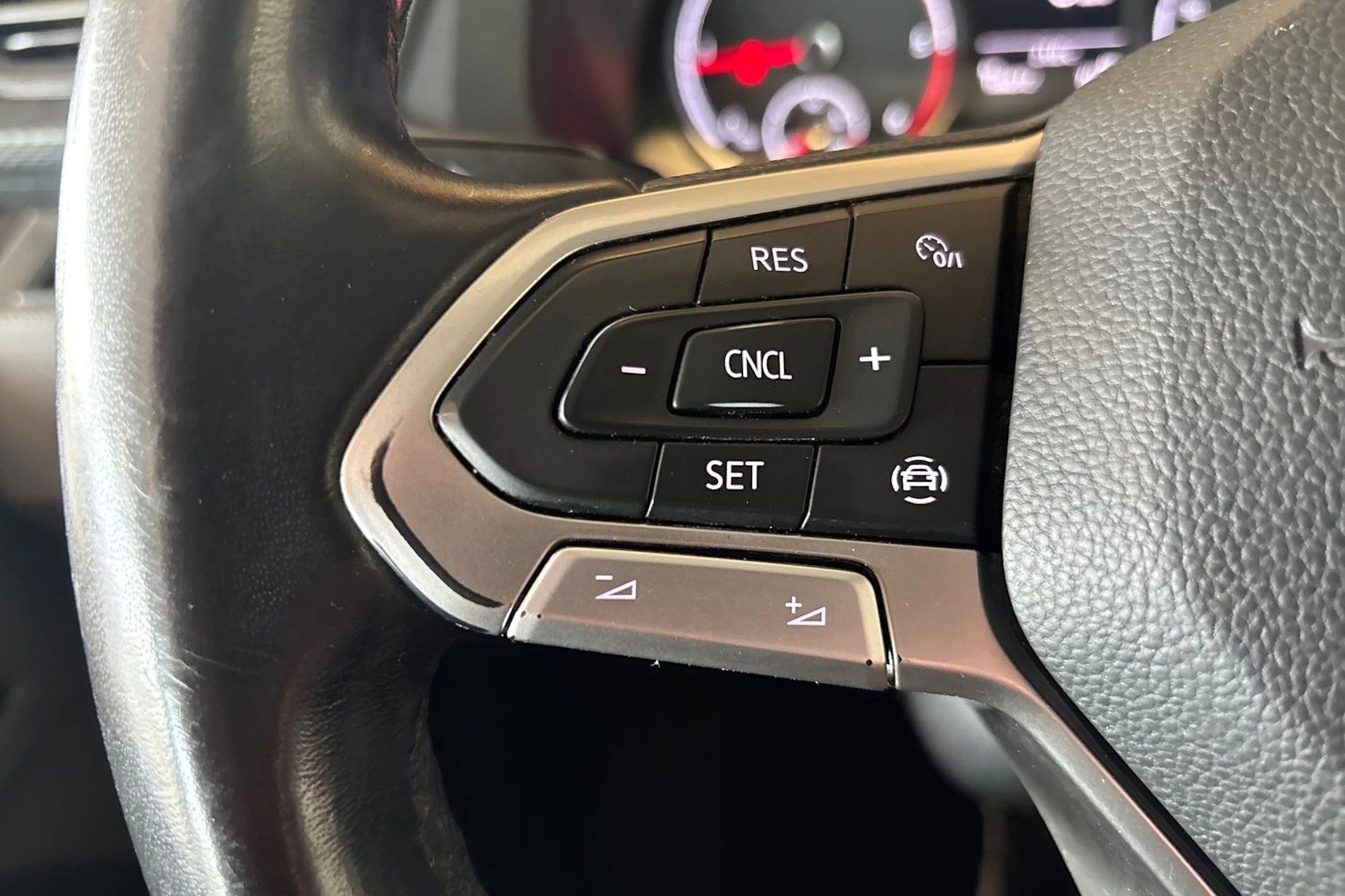 Punainen Volkswagen TRANSPORTER 2020 kuva 17.