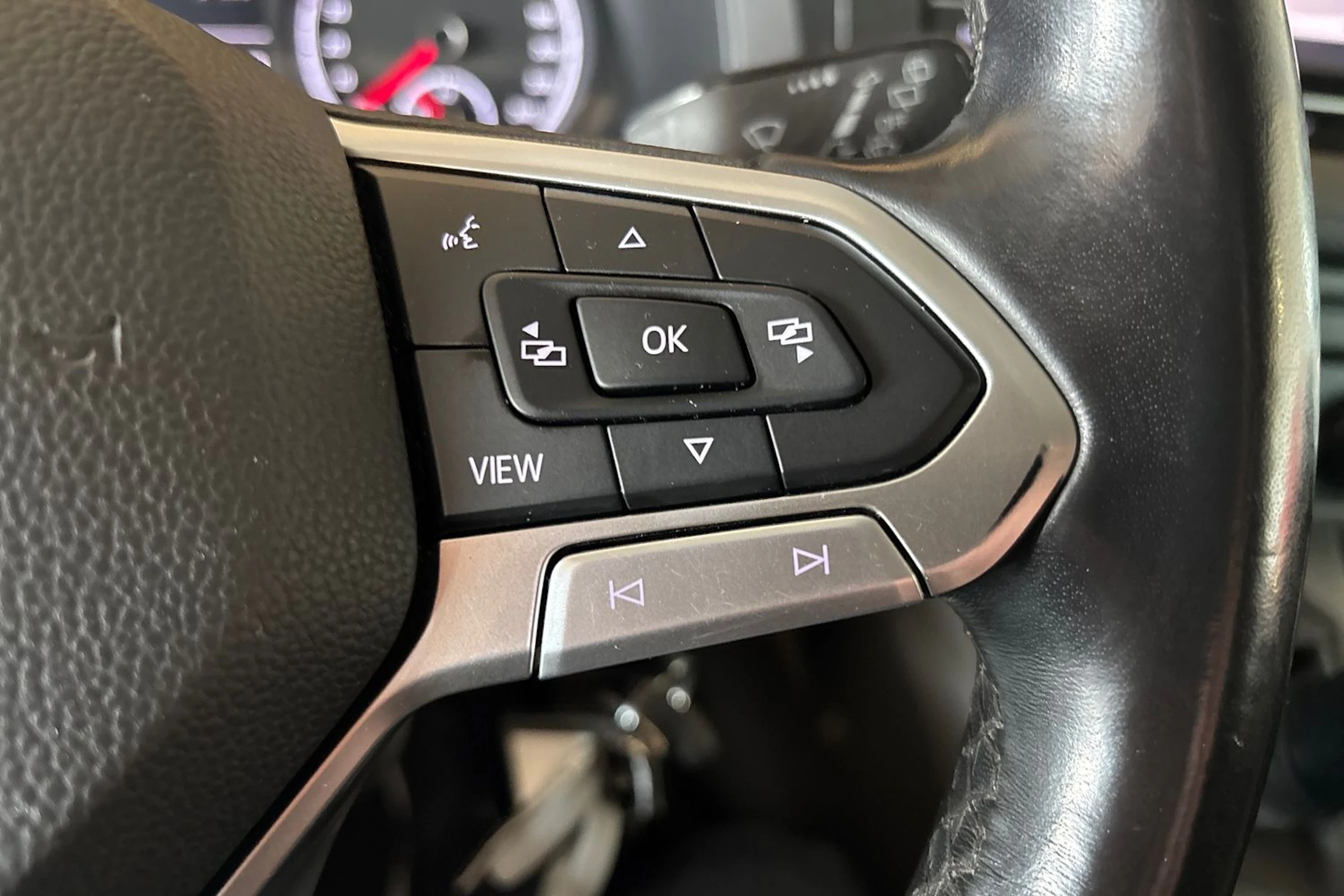 Punainen Volkswagen TRANSPORTER 2020 kuva 18.