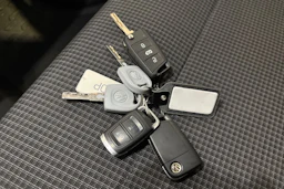 Punainen Volkswagen TRANSPORTER 2020 kuva 20.