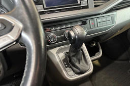 Punainen Volkswagen TRANSPORTER 2020 kuva 21.