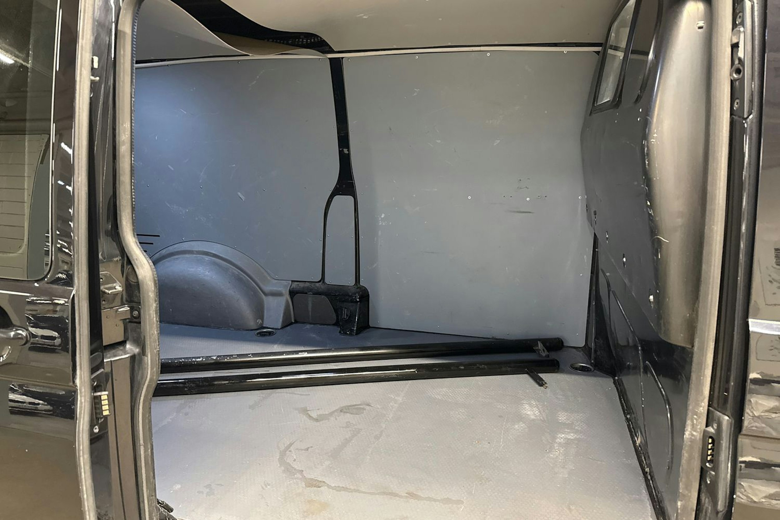 Musta Volkswagen TRANSPORTER 2020 kuva 13.