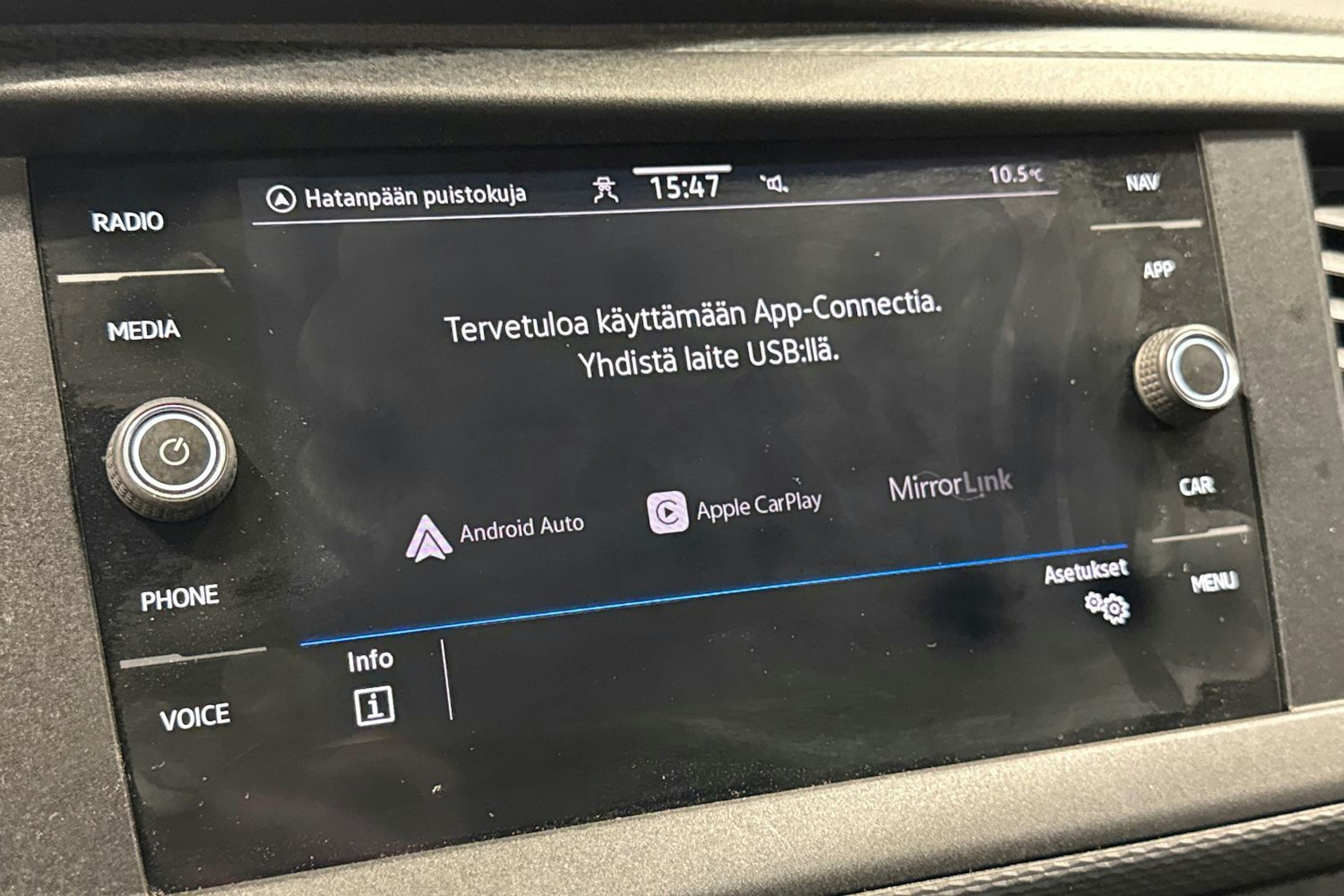 Musta Volkswagen TRANSPORTER 2020 kuva 23.