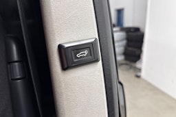 Musta Volkswagen TRANSPORTER 2020 kuva 27.