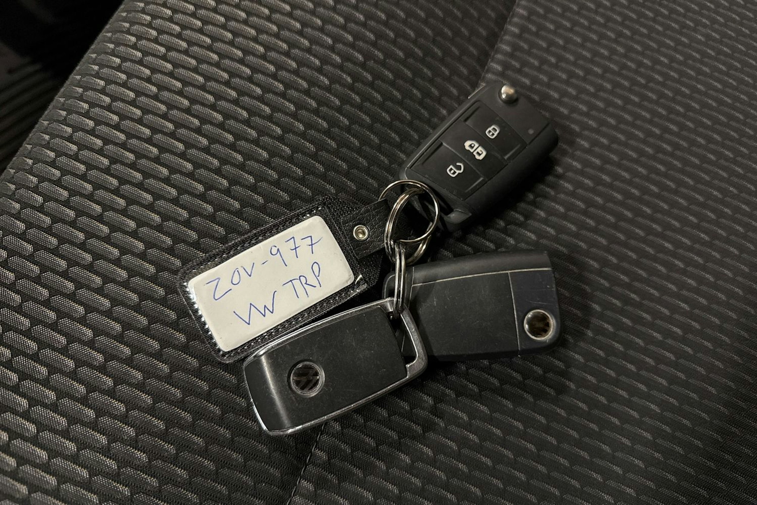 Musta Volkswagen TRANSPORTER 2020 kuva 28.