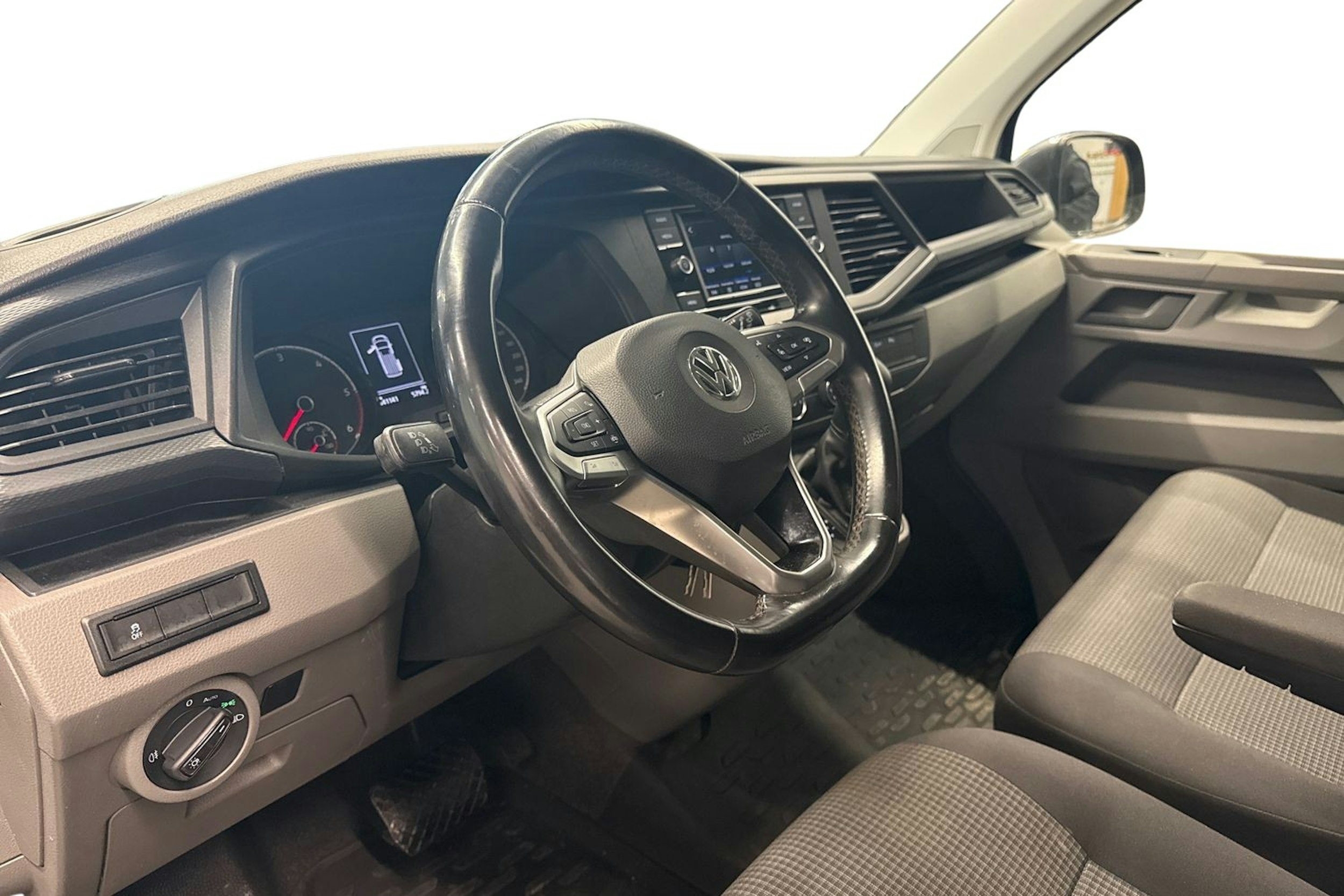 harmaa Volkswagen Transporter 2020 kuva 7.