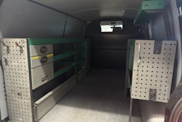 harmaa Volkswagen Transporter 2020 kuva 10.
