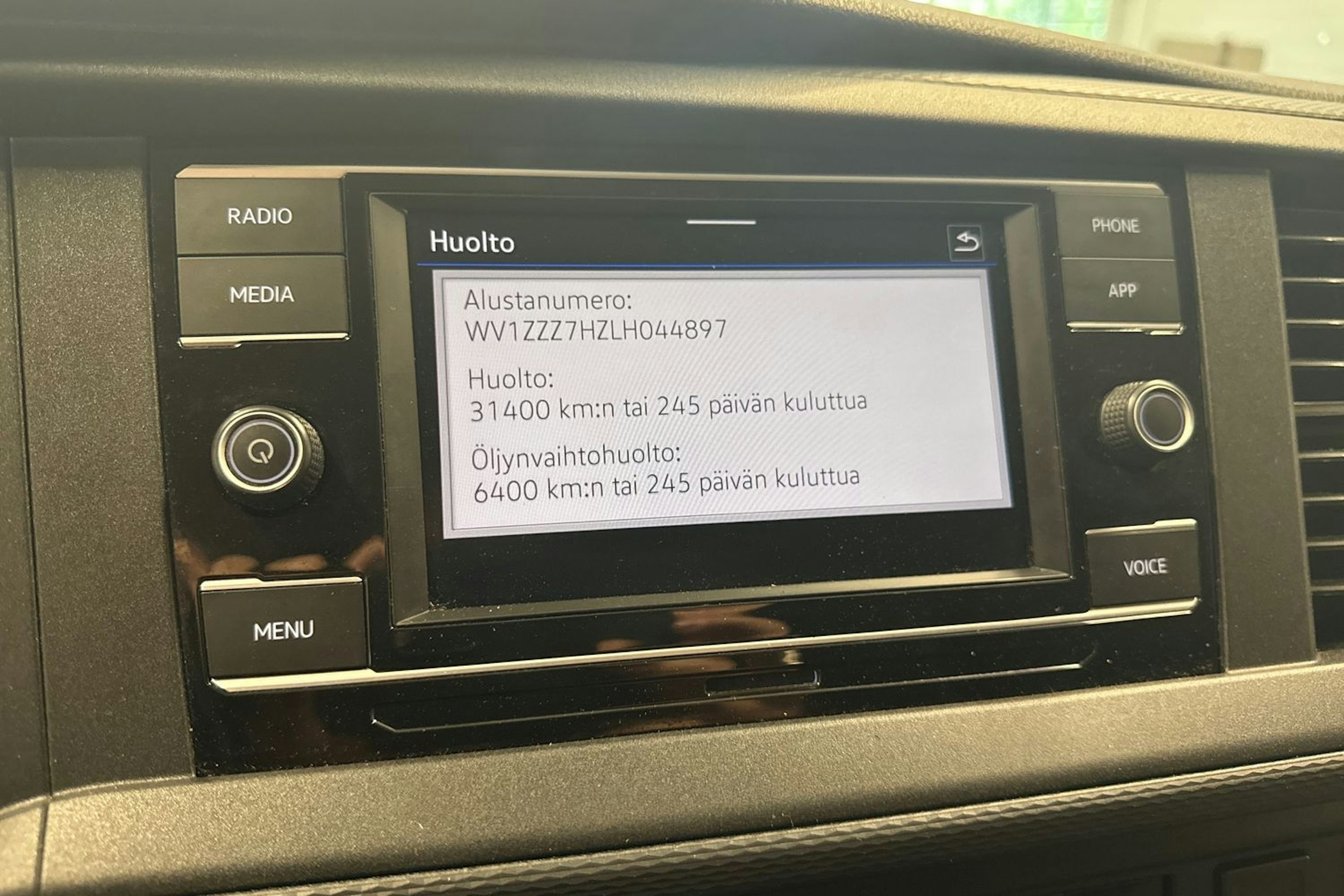 harmaa Volkswagen Transporter 2020 kuva 21.