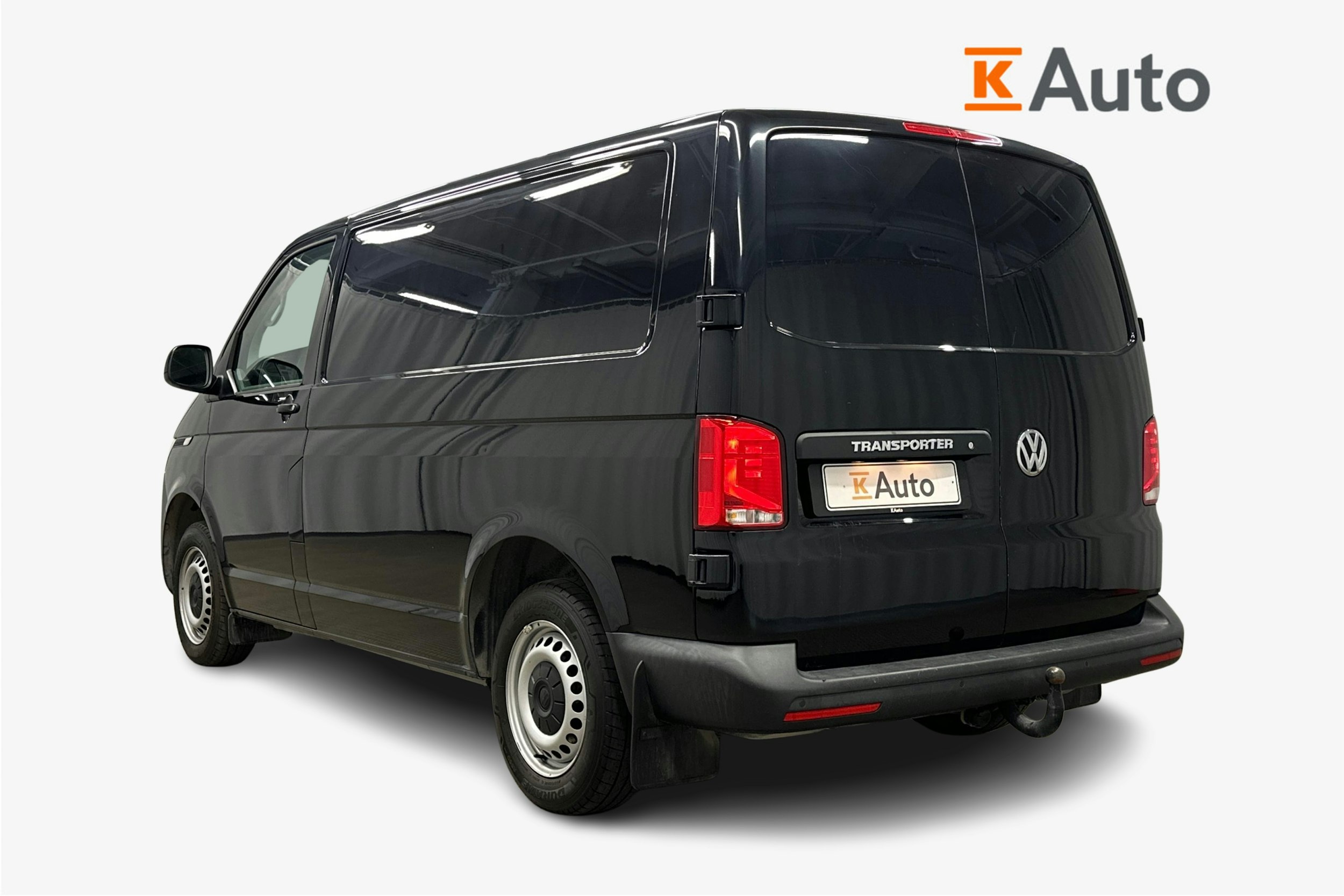 musta Volkswagen Transporter 2021 kuva 2.