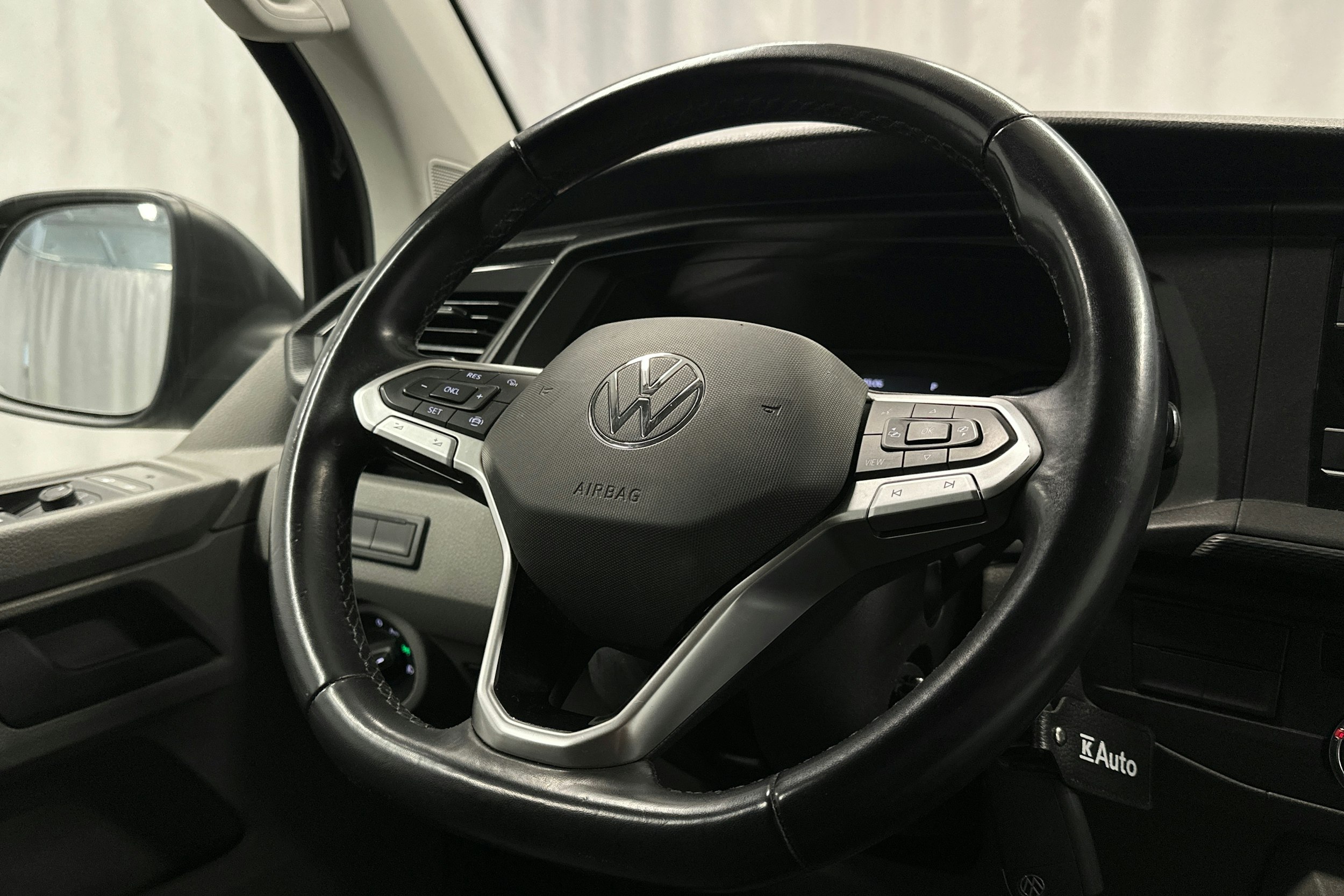 musta Volkswagen Transporter 2021 kuva 14.