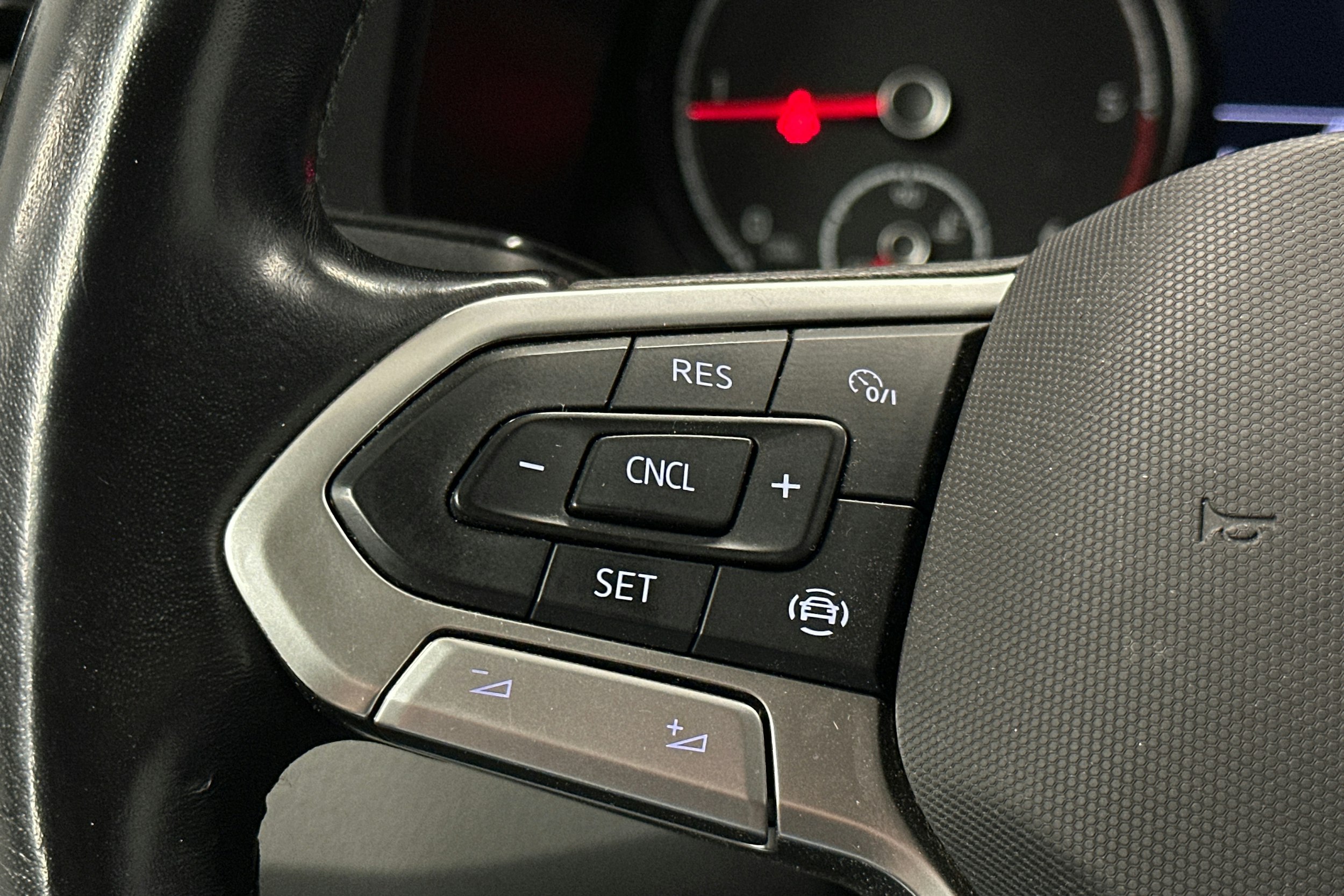 musta Volkswagen Transporter 2021 kuva 15.