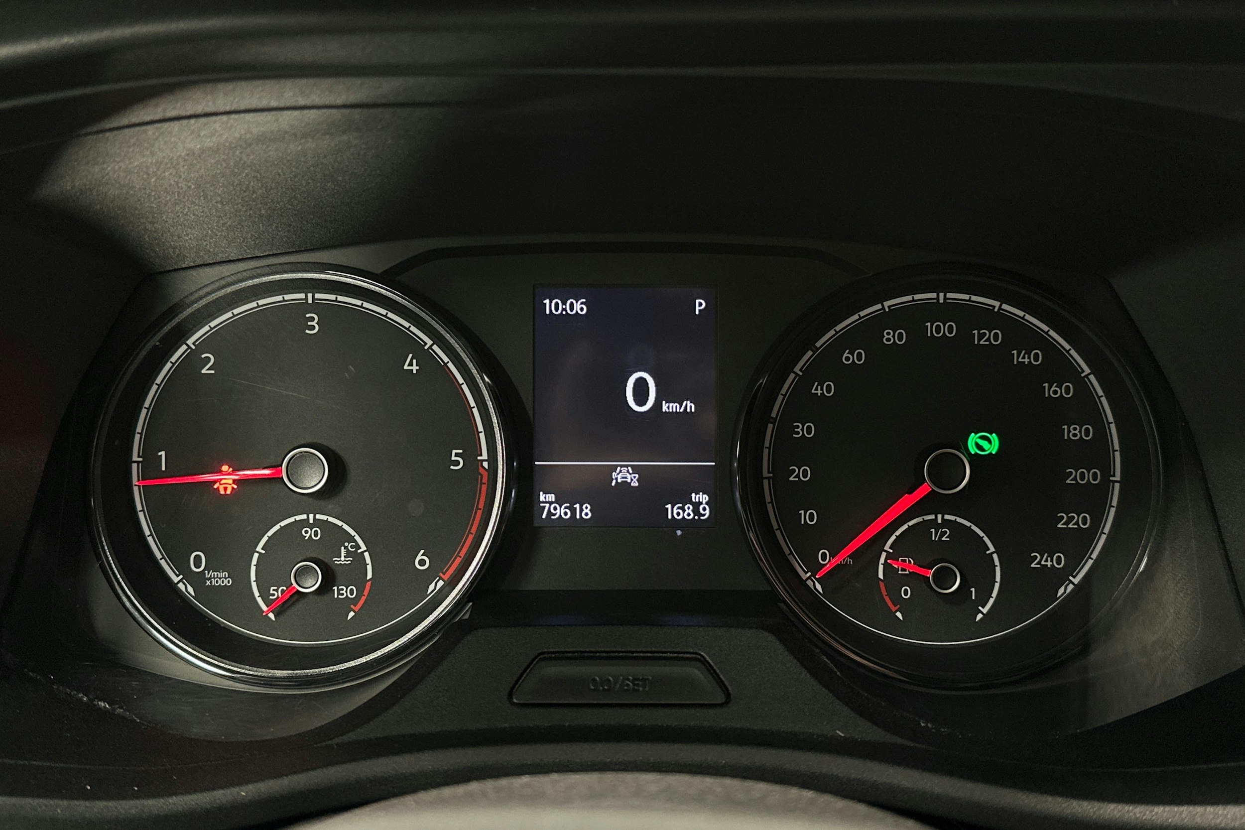 musta Volkswagen Transporter 2021 kuva 17.