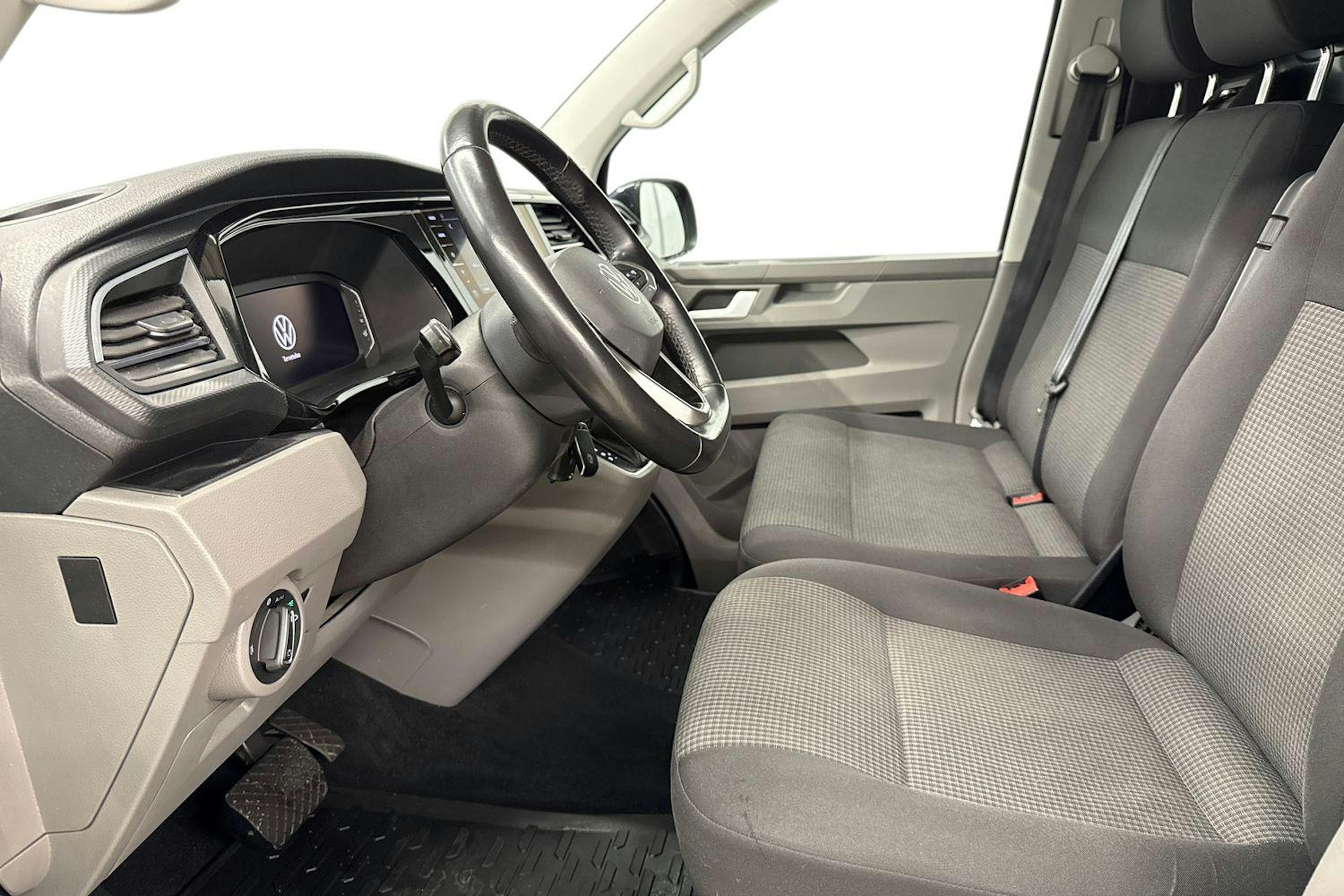 sininen Volkswagen Transporter 2021 kuva 8.