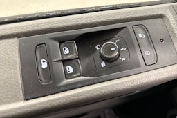 sininen Volkswagen Transporter 2021 kuva 19.