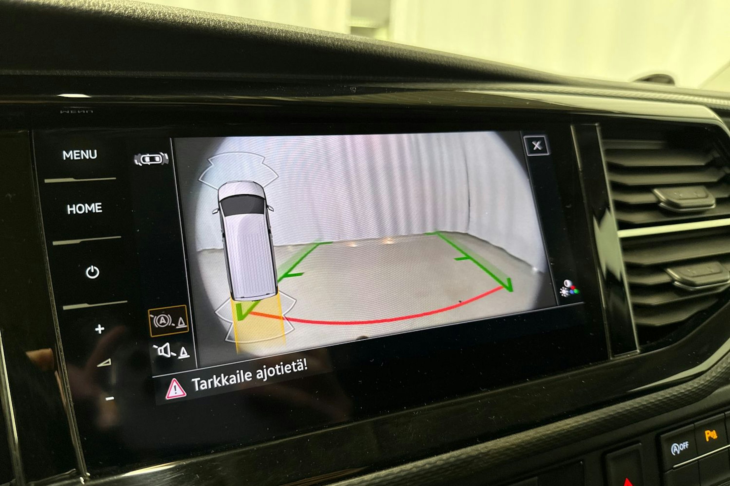 sininen Volkswagen Transporter 2021 kuva 20.