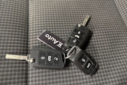 sininen Volkswagen Transporter 2021 kuva 32.