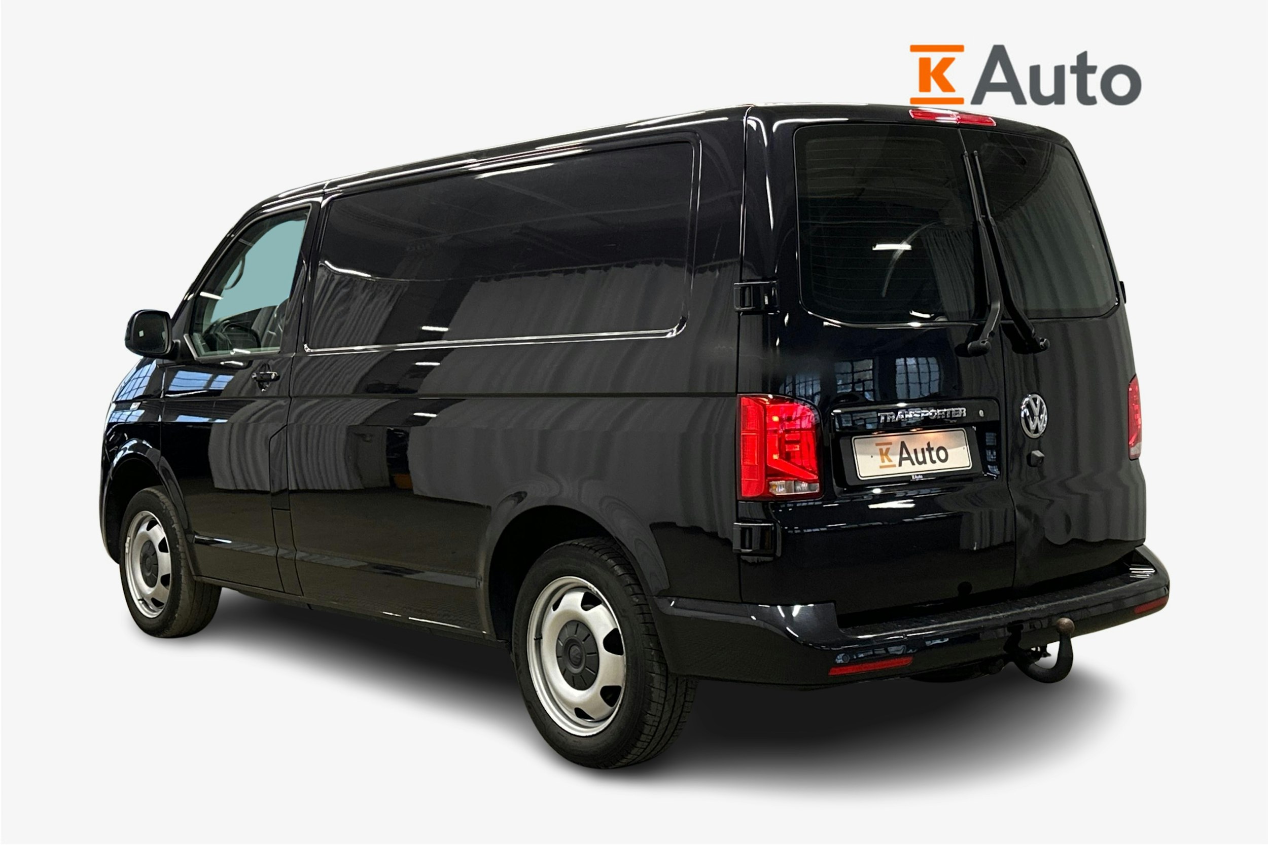 musta Volkswagen Transporter 2021 kuva 2.