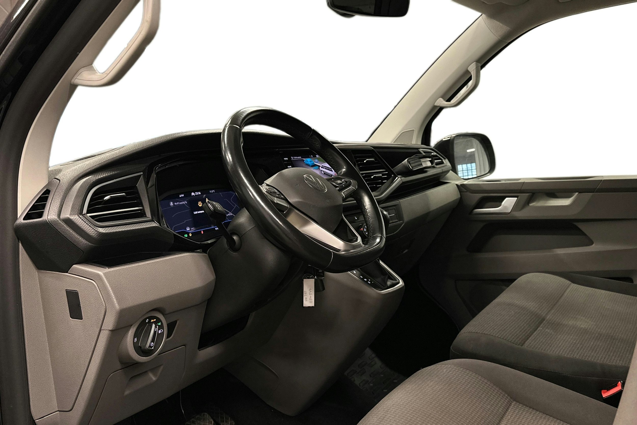 musta Volkswagen Transporter 2021 kuva 3.