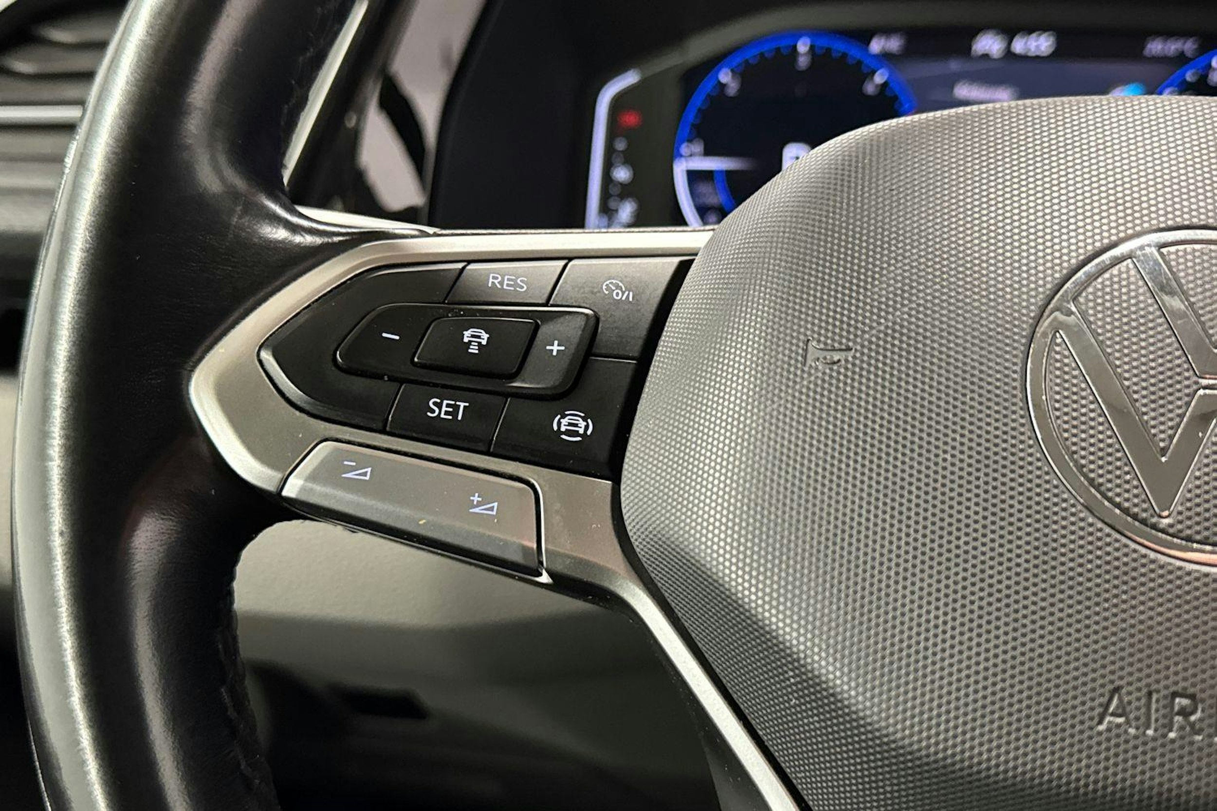 musta Volkswagen Transporter 2021 kuva 12.