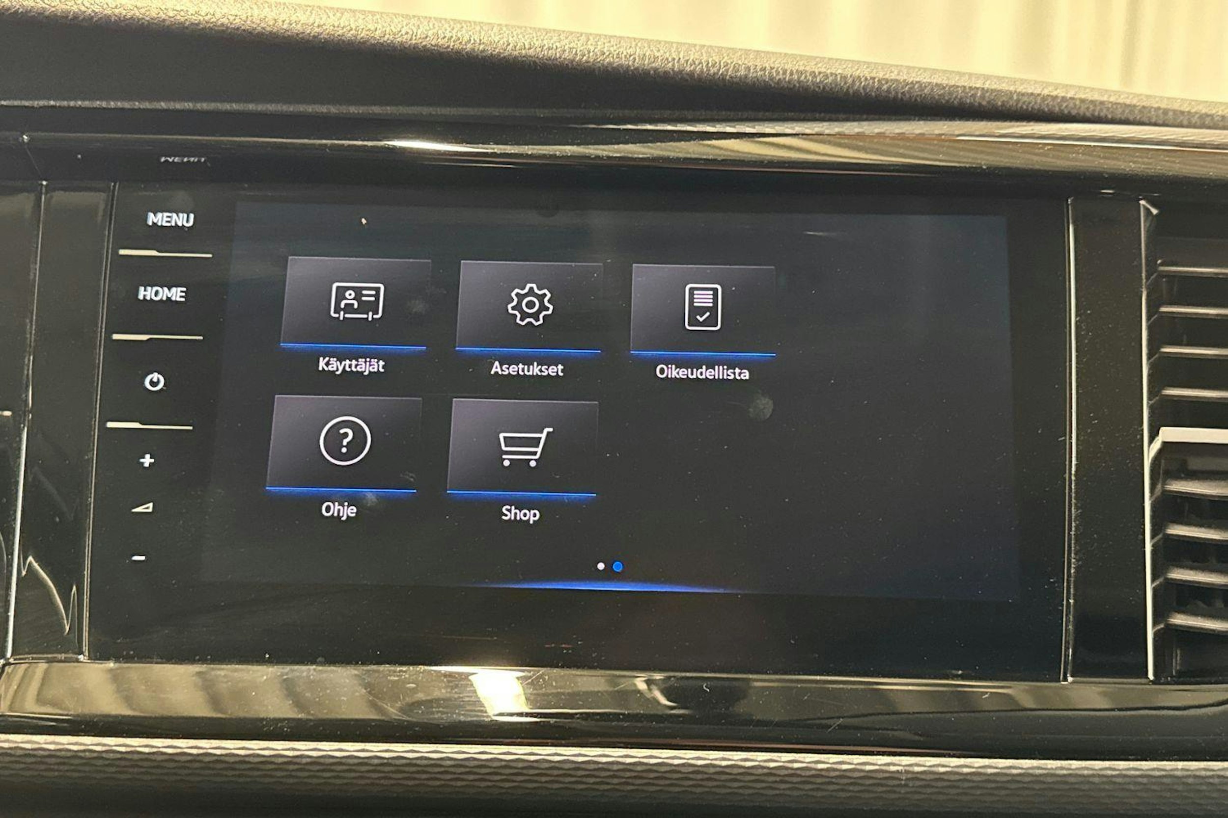 musta Volkswagen Transporter 2021 kuva 16.