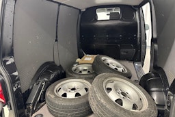 musta Volkswagen Transporter 2021 kuva 24.