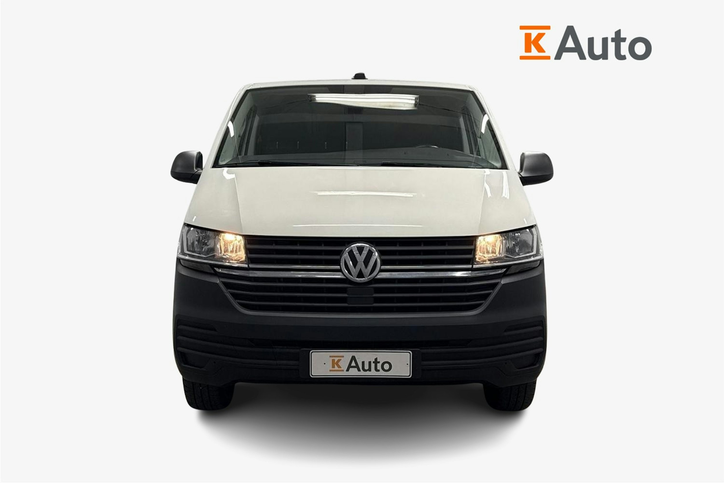 valkoinen Volkswagen Transporter 2021 kuva 4.