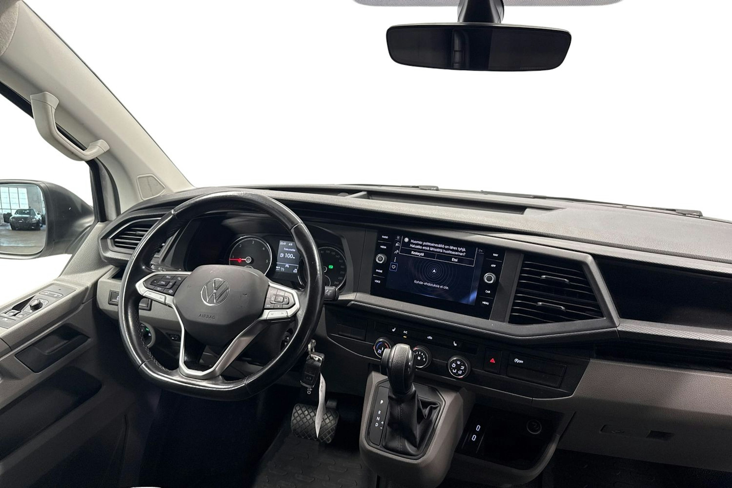 valkoinen Volkswagen Transporter 2021 kuva 7.