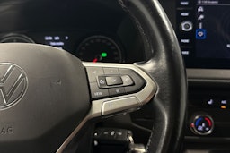 valkoinen Volkswagen Transporter 2021 kuva 13.
