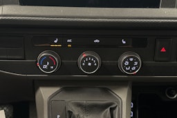 valkoinen Volkswagen Transporter 2021 kuva 20.