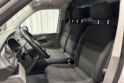 valkoinen Volkswagen Transporter 2021 kuva 11.