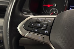 valkoinen Volkswagen Transporter 2021 kuva 16.