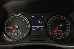 valkoinen Volkswagen Transporter 2021 kuva 18.