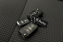valkoinen Volkswagen Transporter 2021 kuva 24.