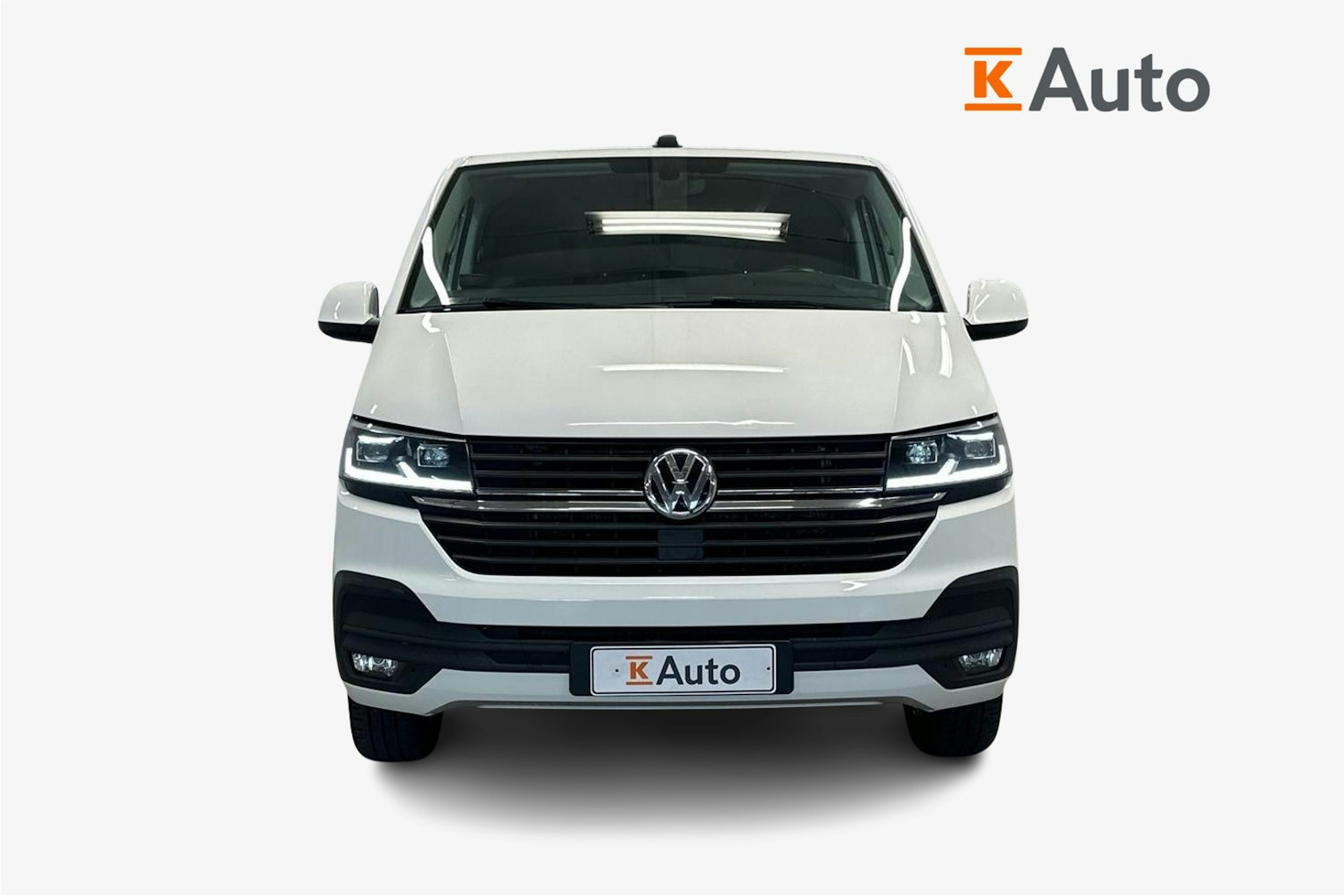 valkoinen Volkswagen Transporter 2021 kuva 4.