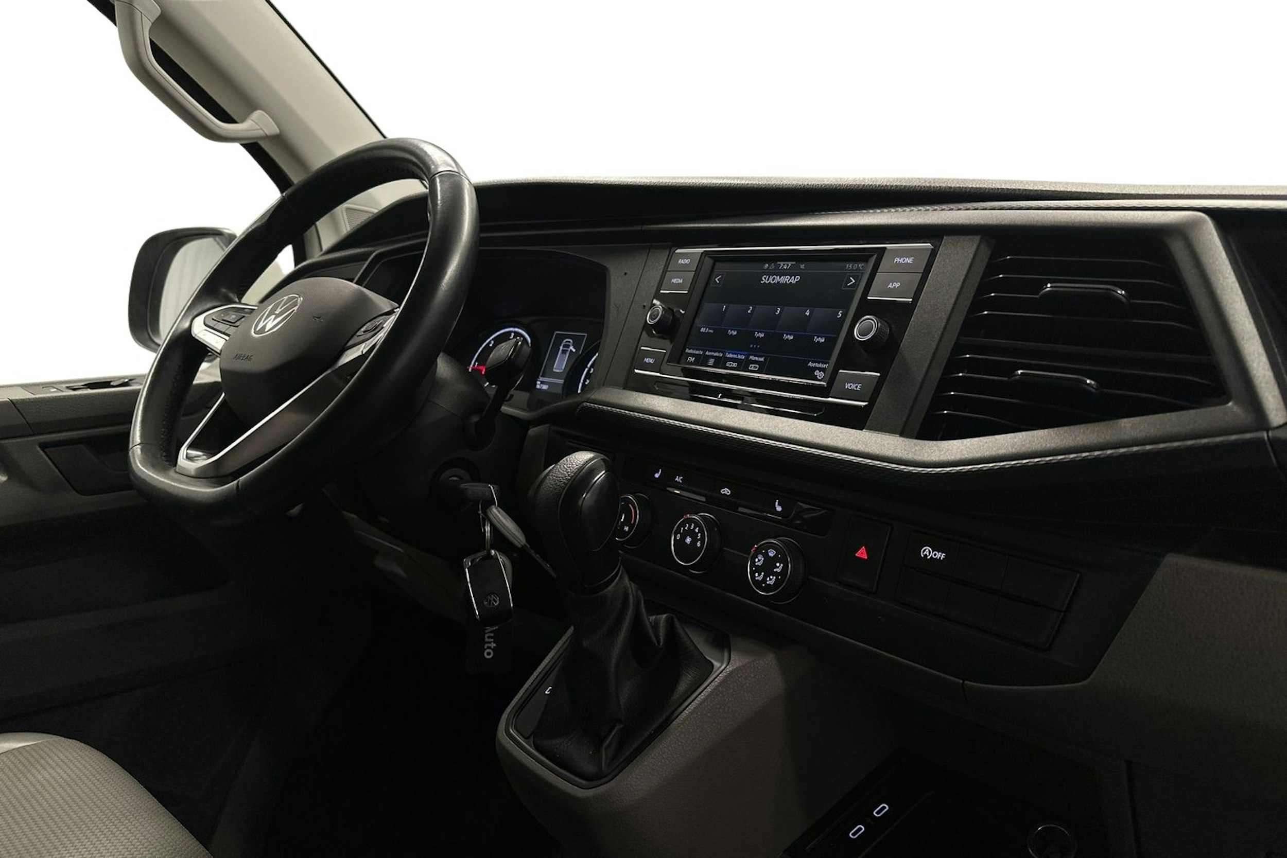 valkoinen Volkswagen Transporter 2021 kuva 7.