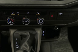 valkoinen Volkswagen Transporter 2021 kuva 15.