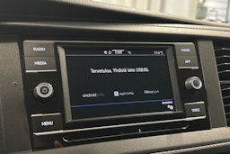 valkoinen Volkswagen Transporter 2021 kuva 18.