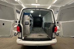 valkoinen Volkswagen Transporter 2021 kuva 23.