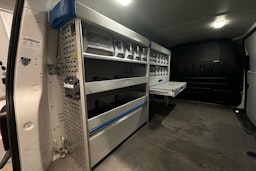 valkoinen Volkswagen Transporter 2021 kuva 25.