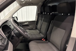 valkoinen Volkswagen Transporter 2021 kuva 12.