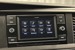 valkoinen Volkswagen Transporter 2021 kuva 15.
