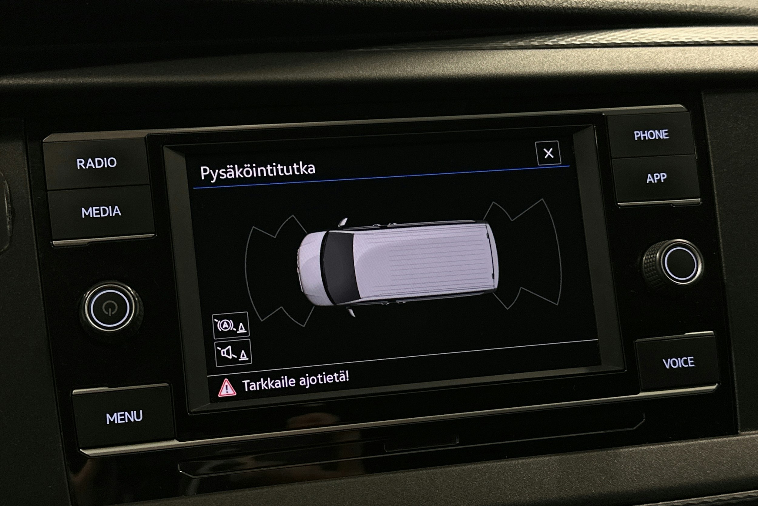 valkoinen Volkswagen Transporter 2021 kuva 17.
