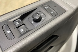 valkoinen Volkswagen Transporter 2021 kuva 24.