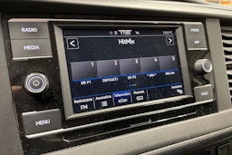 valkoinen Volkswagen Transporter 2021 kuva 28.