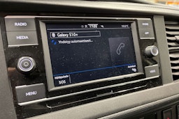 valkoinen Volkswagen Transporter 2021 kuva 30.