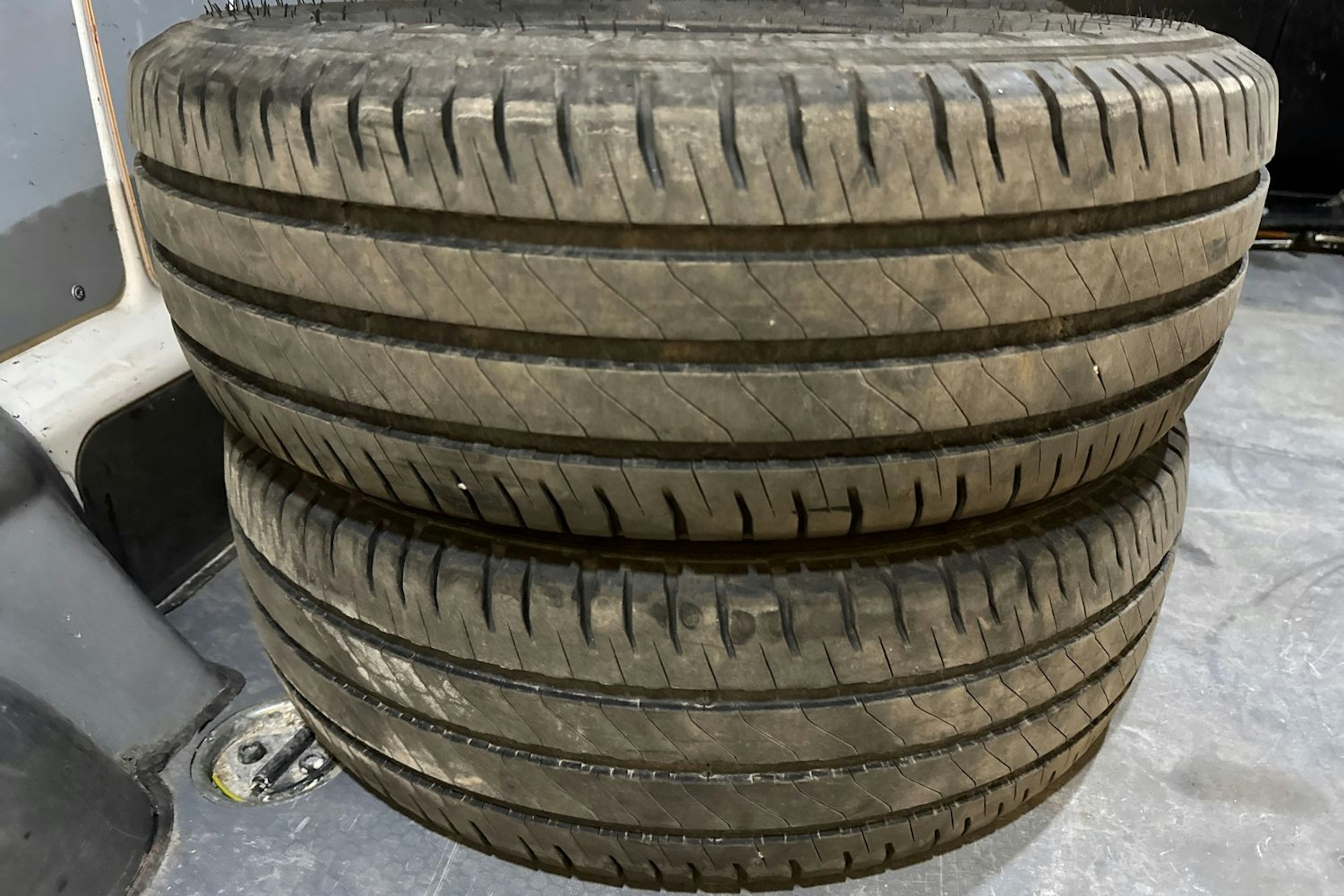 valkoinen Volkswagen Transporter 2021 kuva 14.