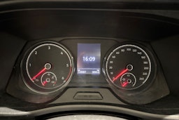 valkoinen Volkswagen Transporter 2021 kuva 18.