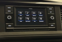 valkoinen Volkswagen Transporter 2021 kuva 19.