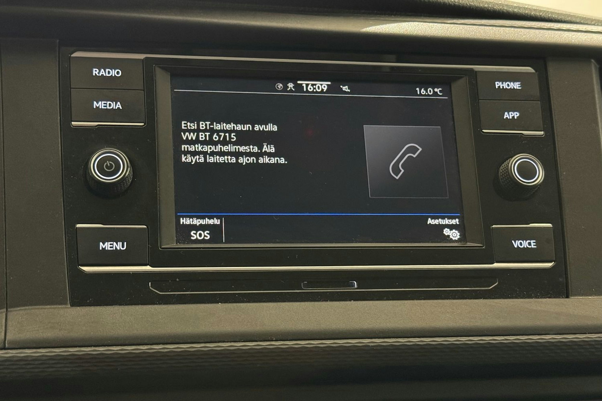 valkoinen Volkswagen Transporter 2021 kuva 21.